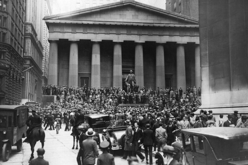 Stock Market Crash: 1929 & Black Tuesday - HISTORY